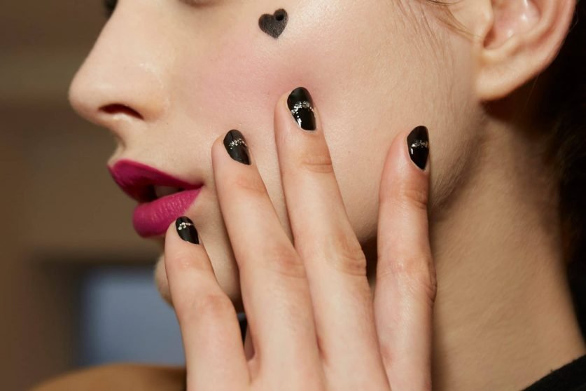 black nail paint