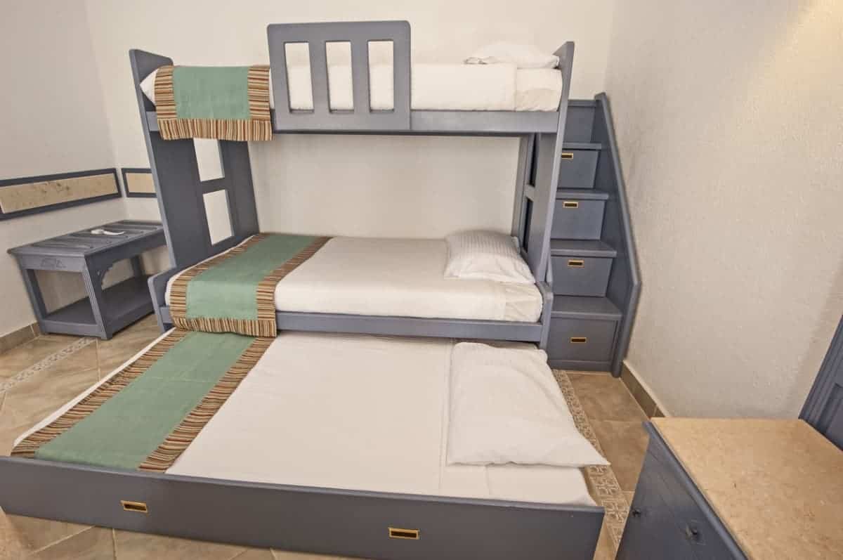 bunk bed with trundle