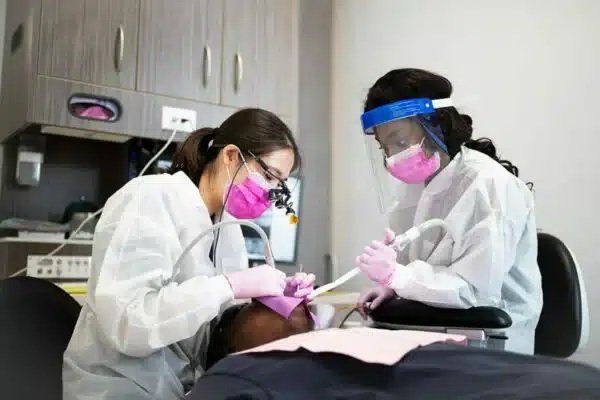 cosmetic dentist in pearland